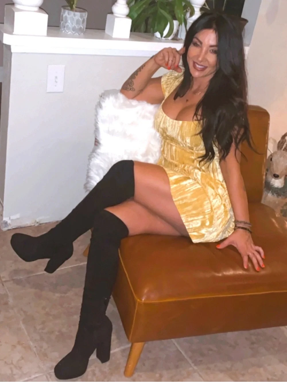 Urban Outfitters Yellow Velvet Scoop Neck Dress - Picture 5 of 5